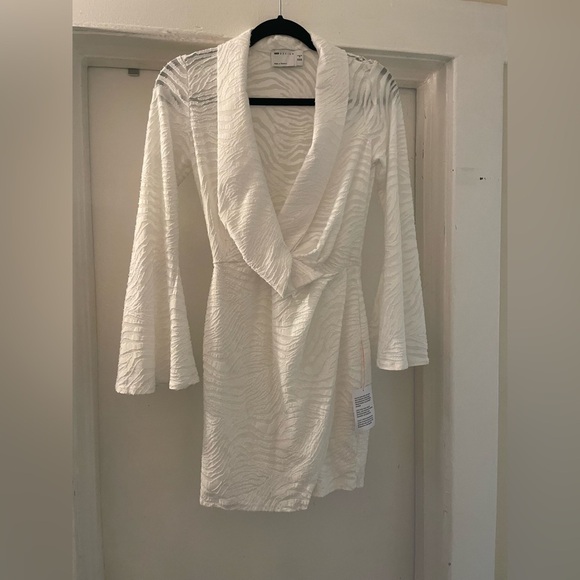 ASOS White long sleeve Dress size 2 - Picture 1 of 8